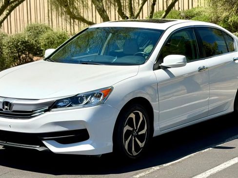 Used 2017 Honda Accord EX-L image 3