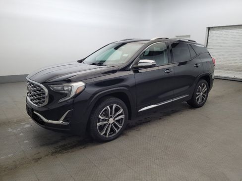 Used 2019 GMC Terrain Denali w/ Advanced Safety Package AWD/4WD image 2