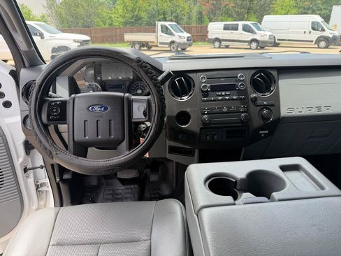Used 2014 Ford F250 XL w/ Power Equipment Group RWD image 39