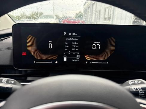 Used 2025 Kia Carnival FWD image 20