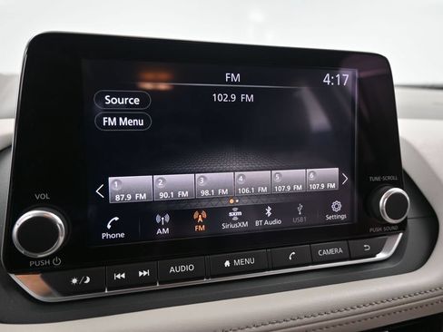 Used 2025 Nissan Rogue SV FWD image 37