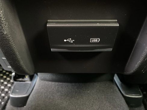 Used 2020 Jeep Cherokee Latitude Plus w/ Cold Weather Group AWD/4WD image 23