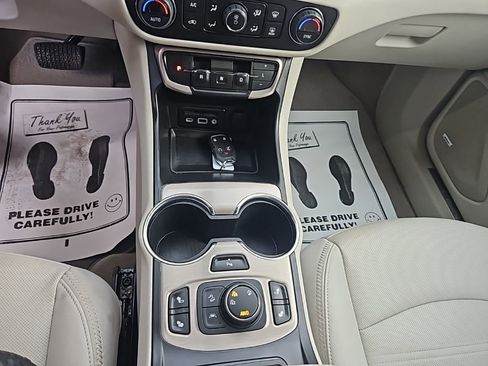 Used 2023 GMC Terrain Denali image 15