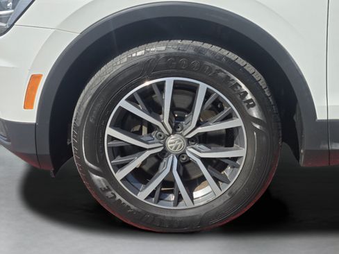 Used 2018 Volkswagen Tiguan SE FWD image 37