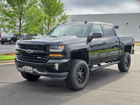 Used 2018 Chevrolet Silverado 1500 LT w/ All Star Edition AWD/4WD image 2