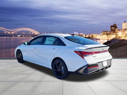 New 2026 Hyundai Elantra Sport image 3