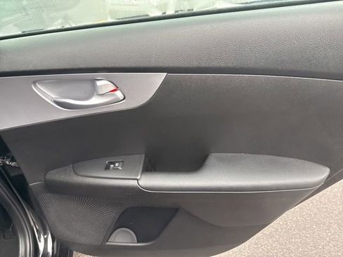 Used 2023 Kia Forte LXS w/ LXS Technology Package image 40