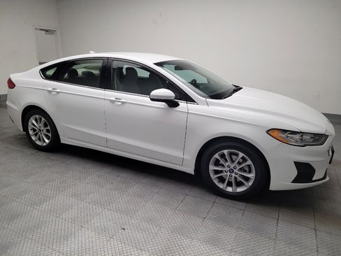 Used 2019 Ford Fusion SE image 11