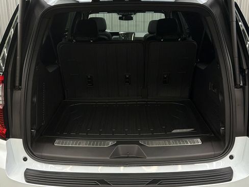 Used 2026 GMC Yukon XL Denali w/ Sun & Power Step Package AWD/4WD image 13