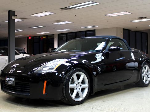 Used 2004 Nissan 350Z Touring image 13