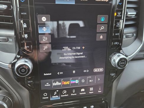 New 2026 RAM 1500 4x4 Crew Cab image 14