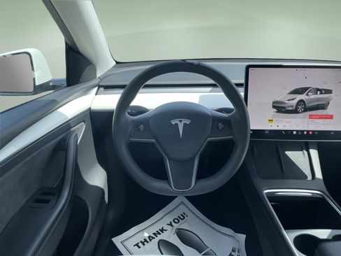 Used 2023 Tesla Model Y Long Range AWD/4WD image 24