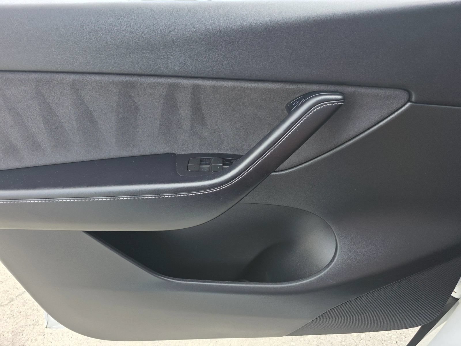 Used 2022 Tesla Model Y Long Range AWD/4WD image 18