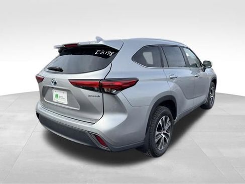 Used 2023 Toyota Highlander XLE AWD/4WD image 8