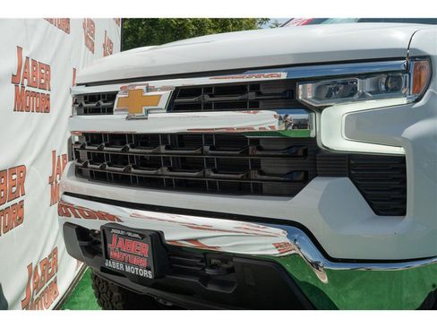 Used 2025 Chevrolet Silverado 1500 LT AWD/4WD image 27