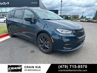 Used 2021 Chrysler Pacifica Touring w/ S Appearance Package