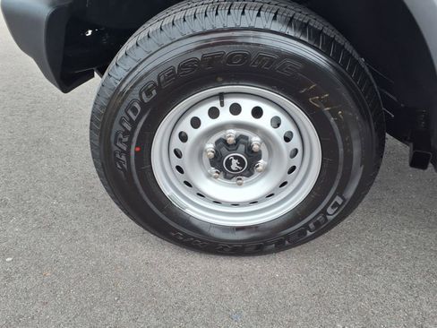 New 2025 Ford Bronco Base image 9