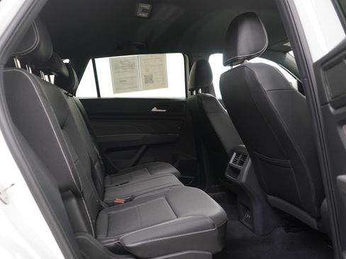 Used 2023 Volkswagen Atlas Cross Sport SE w/ Black Wheel Package AWD/4WD image 12