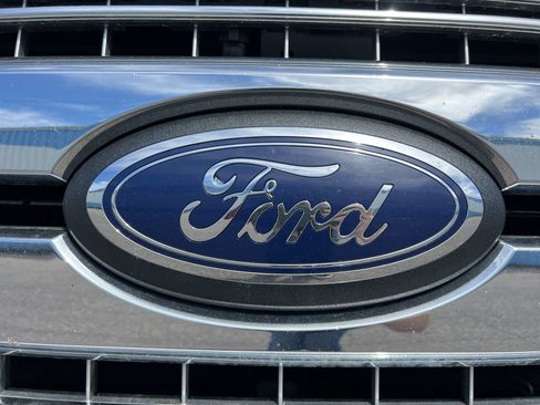 Used 2018 Ford F150 Lariat w/ Equipment Group 502A Luxury AWD/4WD image 11