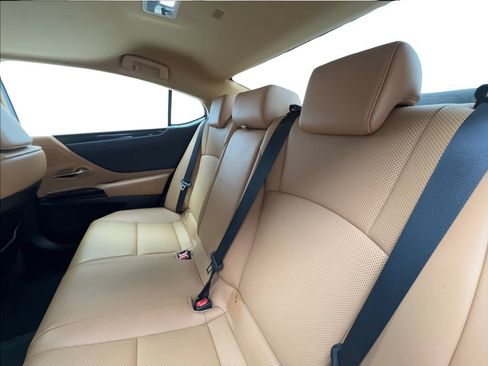 Used 2022 Lexus ES 250 w/ Accessory Package AWD/4WD image 25