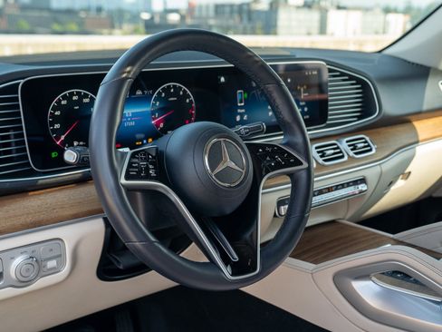 Used 2024 Mercedes-Benz GLE 350 4MATIC image 17