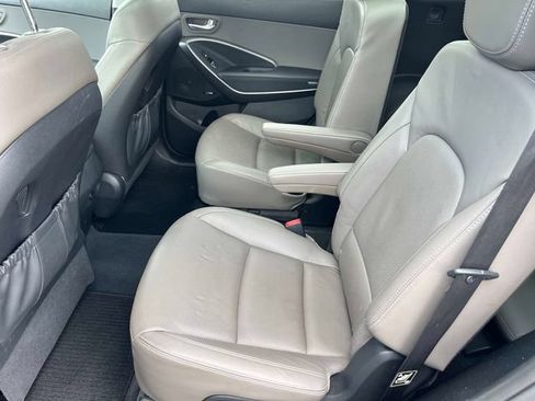 Used 2016 Hyundai Santa Fe Limited w/ Option Group 04 FWD image 19