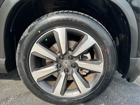 Used 2024 Honda Pilot Touring image 19
