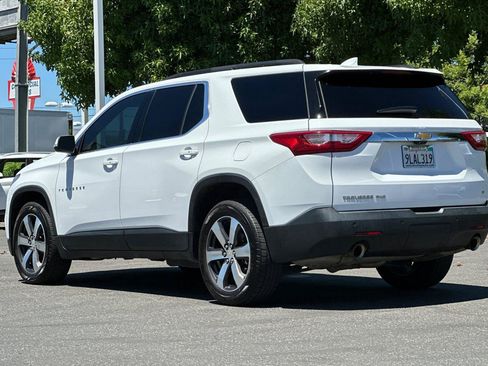 Used 2021 Chevrolet Traverse LT w/ LT Premium Package AWD/4WD image 6