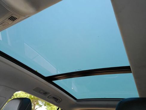 Used 2023 Volkswagen Tiguan SE w/ Panoramic Sunroof Package AWD/4WD image 54