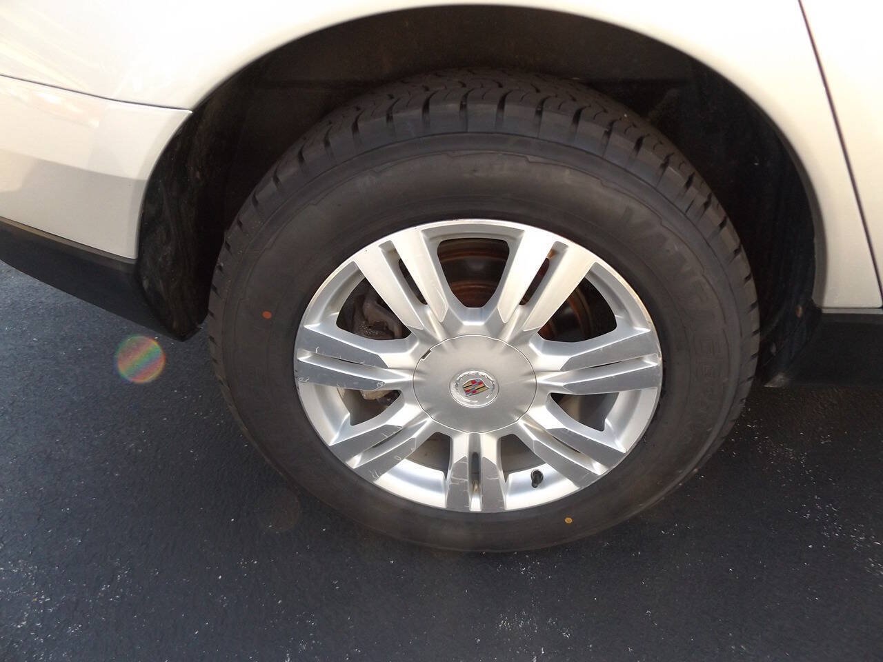 Used 2010 Cadillac SRX Luxury FWD image 32