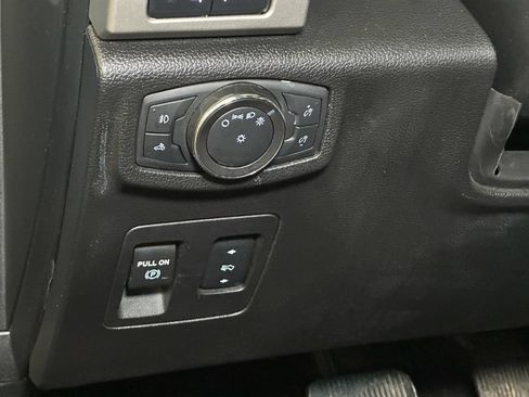 Used 2018 Ford F150 Lariat w/ Equipment Group 502A Luxury AWD/4WD image 23