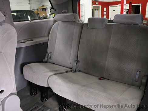 Used 2017 Toyota Sienna LE w/ Protection Package FWD image 29