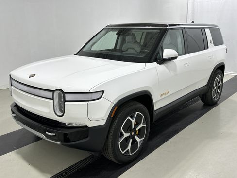 Used 2024 Rivian R1S Adventure AWD/4WD image 1