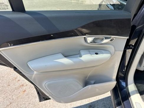 Used 2017 Volvo XC90 T6 Momentum w/ Convenience Package AWD/4WD image 27