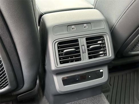 Certified 2025 Audi Q5 2.0T Premium Plus w/ Premium Plus image 15