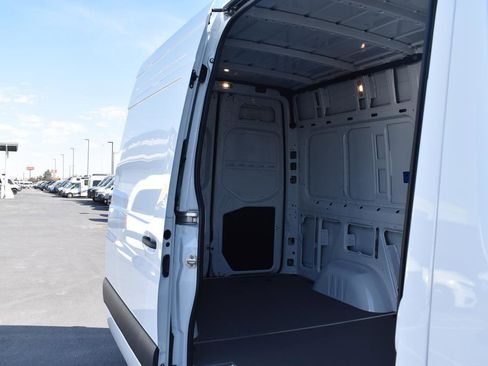 New 2025 Mercedes-Benz Sprinter 2500 image 9