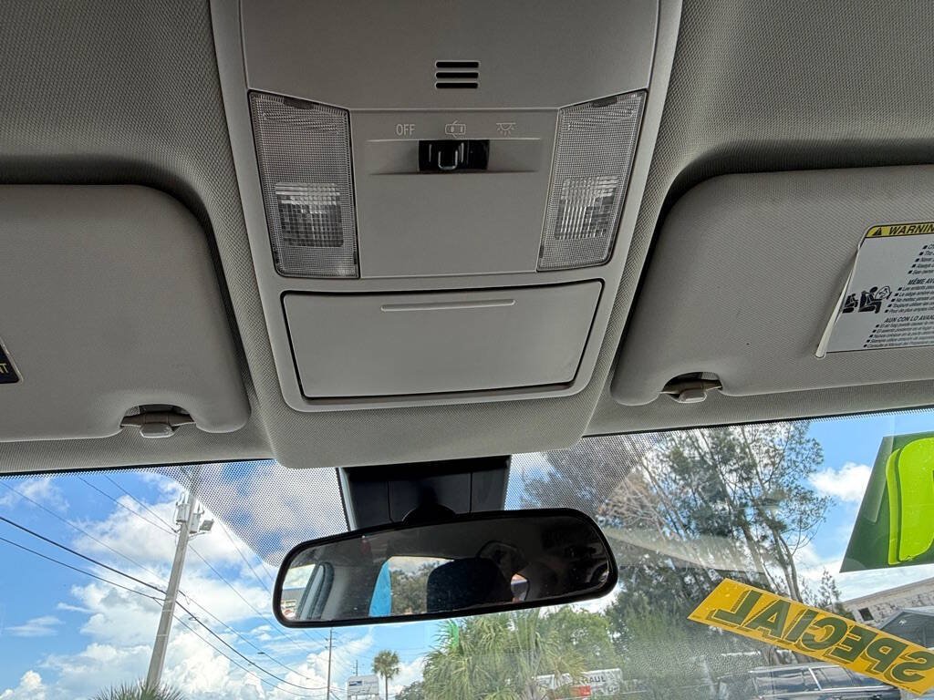 Used 2017 Toyota RAV4 LE w/ Carpet Mat Package AWD/4WD image 16