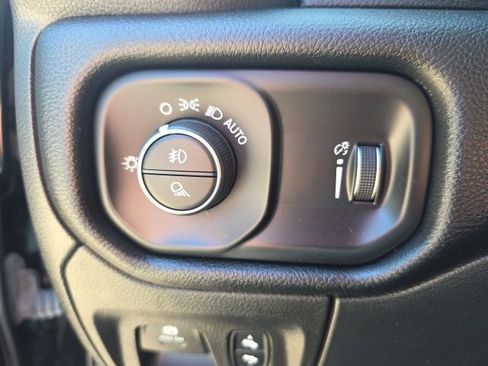 Used 2021 RAM 1500 Big Horn image 16