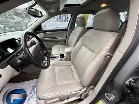 Used 2008 Chevrolet Impala LTZ image 13