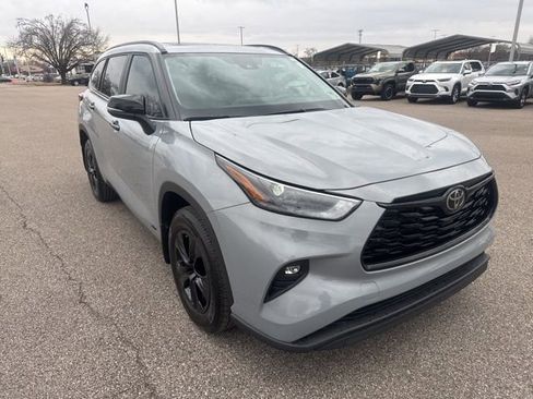 Used 2025 Toyota Highlander XLE image 7