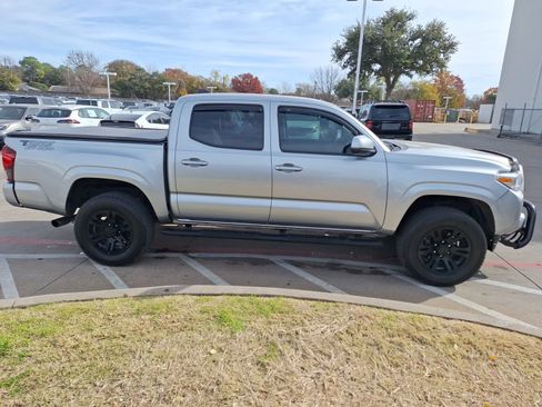 Used 2022 Toyota Tacoma SR image 7