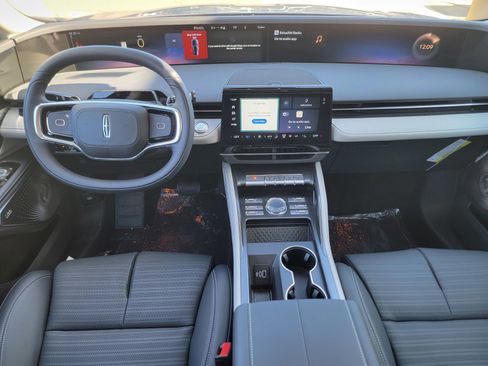 New 2025 Lincoln Nautilus Reserve image 11