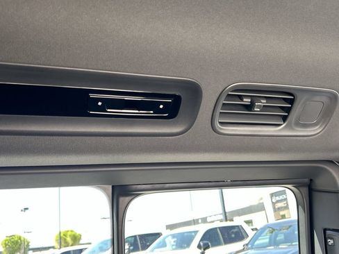 Used 2025 Volkswagen ID. Buzz Pro S RWD image 21