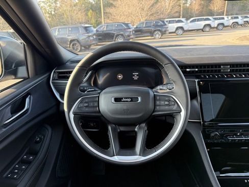 New 2025 Jeep Grand Cherokee Laredo X w/ Luxury Tech Group I image 19