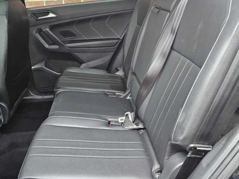 Used 2022 Volkswagen Tiguan SE AWD/4WD image 12
