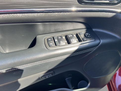 Used 2021 Jeep Grand Cherokee Limited image 16