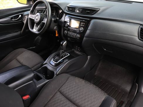 Used 2017 Nissan Rogue S w/ S Appearance Package FWD image 18