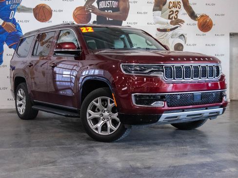 Used 2022 Jeep Wagoneer Series II image 2