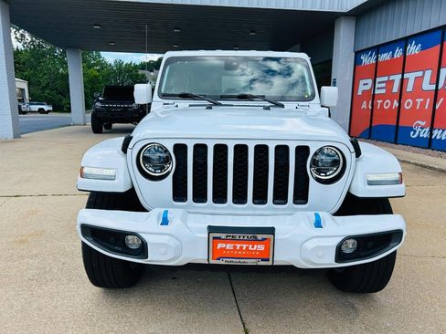 Used 2022 Jeep Wrangler Unlimited Sahara image 10