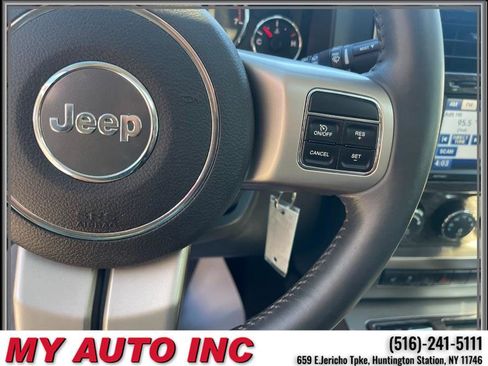 Used 2012 Jeep Liberty Limited w/ Tire & Wheel Group image 22